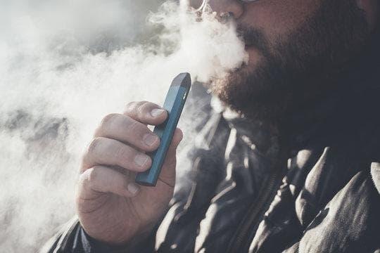 E-cigarete innovación en cigarrillos electronicos hacer humo con agua para una experiencia única
