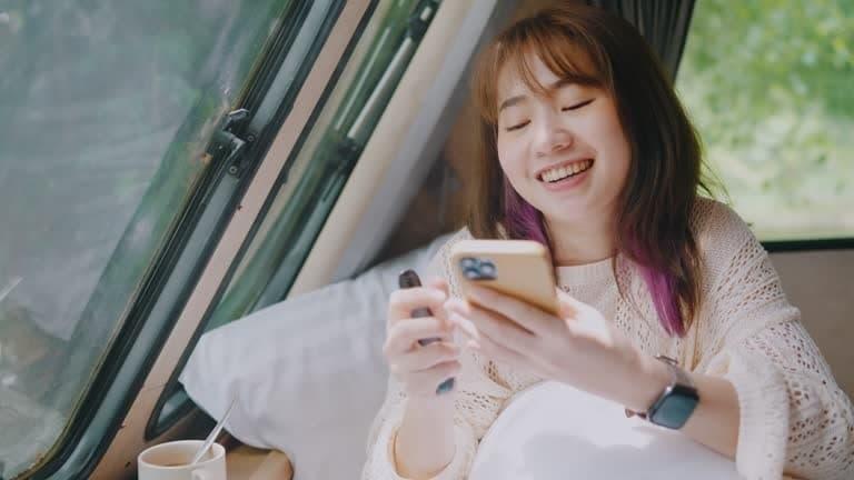 E-Zigarette explica si se puede fumar cigarrillo electronico en locales y lo que debes saber antes de probarlo