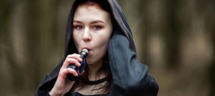 E-cigarete innovación en cigarrillos electronicos hacer humo con agua para una experiencia única