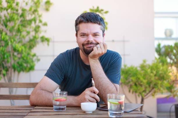 IBVape Vape Shop explica por qué algunos liquidos cigarrillos electronicos manchan los dientes y ofrece soluciones prácticas